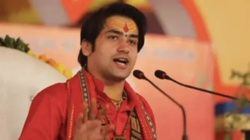 धीरेंद्र कृष्ण शास्त्री का बड़ा ऐलान, 7 से 16 नवंबर तक वृंदावन तक पैदल यात्रा, बताया- हिन्दू राष्ट्र क्यों जरूरी