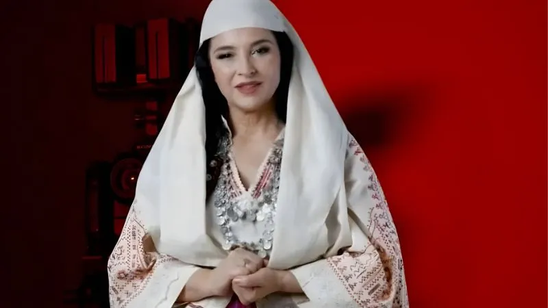 पहली बार किसी देश की संसद में बोली AI मंत्री, कहा - "मैं इंसान की जगह लेने नहीं आई"