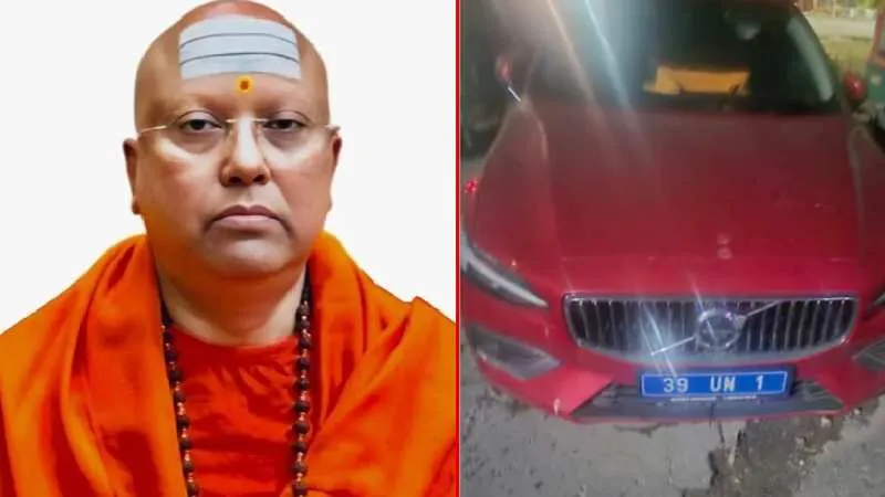 'हमें छुआ, आपत्तिजनक मैसेज भेजे...', दिल्ली के नामी आश्रम की 17 छात्राओं ने चैतन्यानंद की करतूतों की खोली पोल, FIR दर्ज