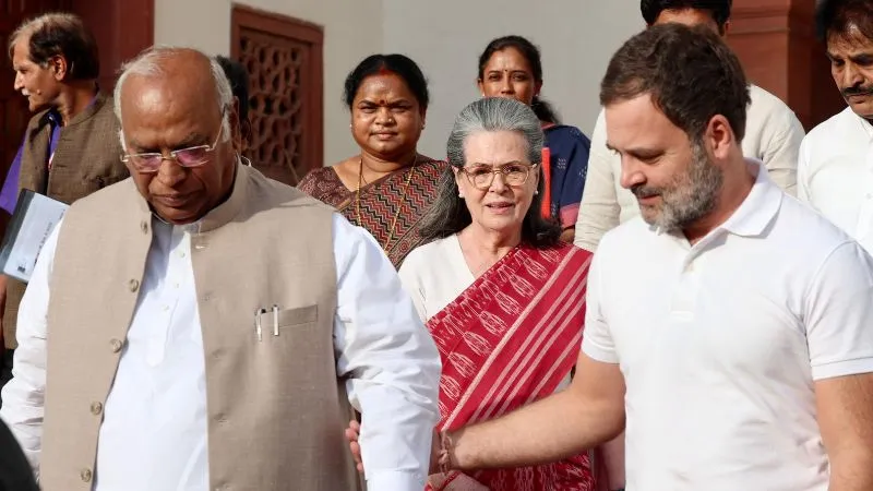 PM-CM हटाने वाले बिल पर कांग्रेस ने लिया U-Turn! सहयोगी दलों के दबाव में झुकी पार्टी, बिहार चुनाव से पहले हुआ खेल