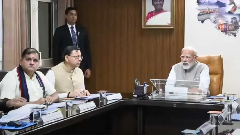 उत्तराखंड आपदा: पीएम मोदी ने देहरादून दौरे में 1200 करोड़ की सहायता का किया ऐलान, प्रभावित परिवारों से की मुलाकात