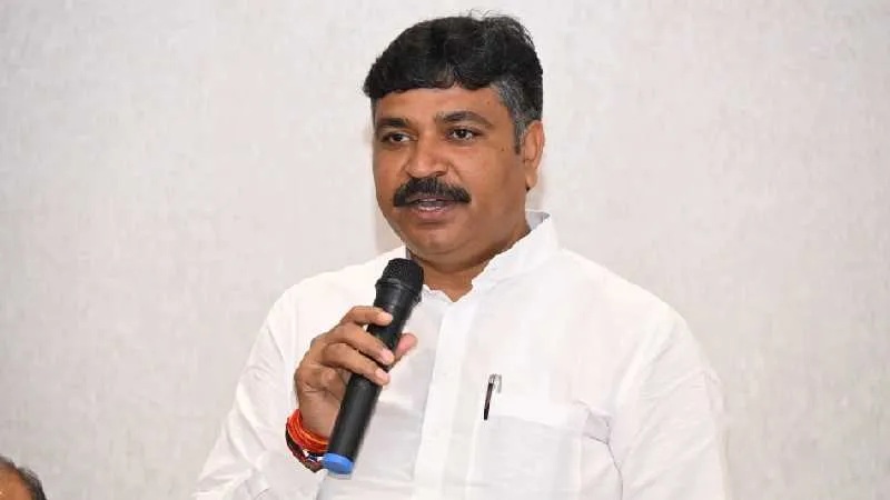 राजस्थान को मिले विशेष राज्य का दर्जा, कांग्रेस नेता टीकाराम जूली का पीएम मोदी पर निशाना