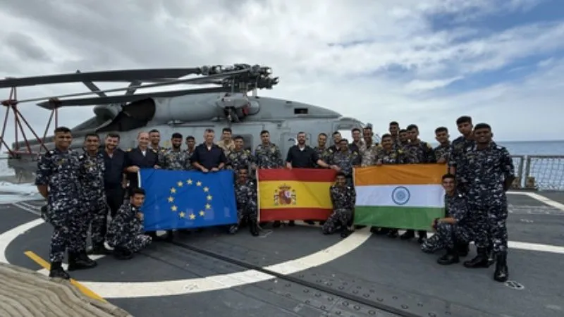 भारतीय नौसेना के युद्धपोतों और सेशेल्स डिफेंस फोर्स के बीच हुई पेशेवर गतिविधियां, दोनों के रिश्तों को मजबूत करने पर दिया गया जोर