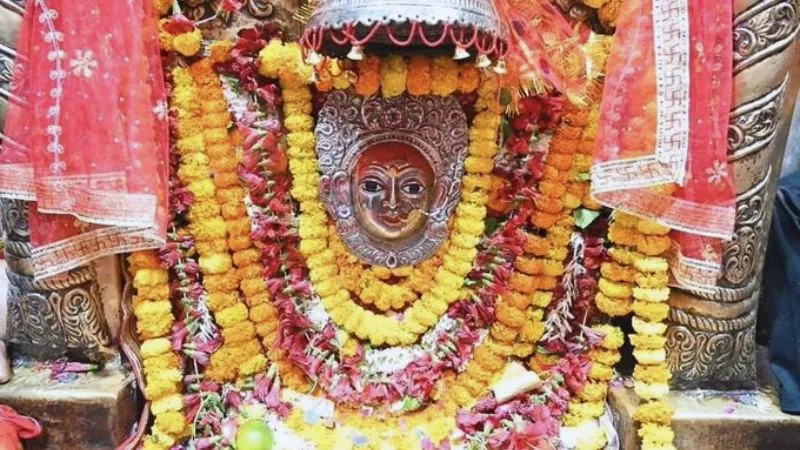 बाबा विश्वनाथ के संग काशी में विराजी मां शैलपुत्री के भक्तों की उमड़ी भीड़, पुजारी ने बताई मां के अस्तित्व की कहानी