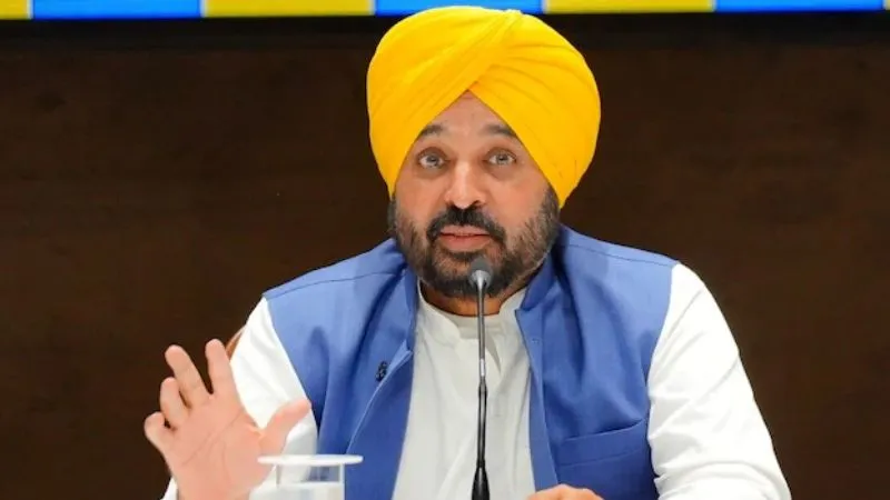 पंजाब के सीएम भगवंत मान की तबीयत बिगड़ी, मोहाली के फोर्टिस हॉस्पिटल में कराए गए भर्ती, जानें कैसा है स्वास्थ्य