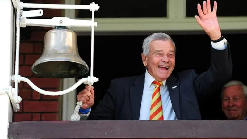 क्रिकेट जगत में शोक की लहर... 92 वर्षीय महान अंपायर डिकी बर्ड का निधन, सौरव गांगुली और द्रविड़ से जुड़ी हैं खास यादें