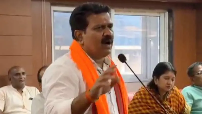 'प्रसाद लें और श्रद्धा से पूजा करें, अगर ऐसा...' गरबा में गैर-हिन्दुओं की एंट्री पर बोले डिप्टी सीएम विजय शर्मा