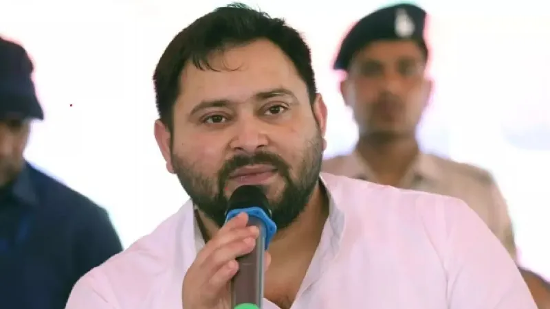 'मोदी जी के आका से नहीं डरे तो...', आडवाणी का जिक्र कर तेजस्वी यादव का बीजेपी पर करारा हमला