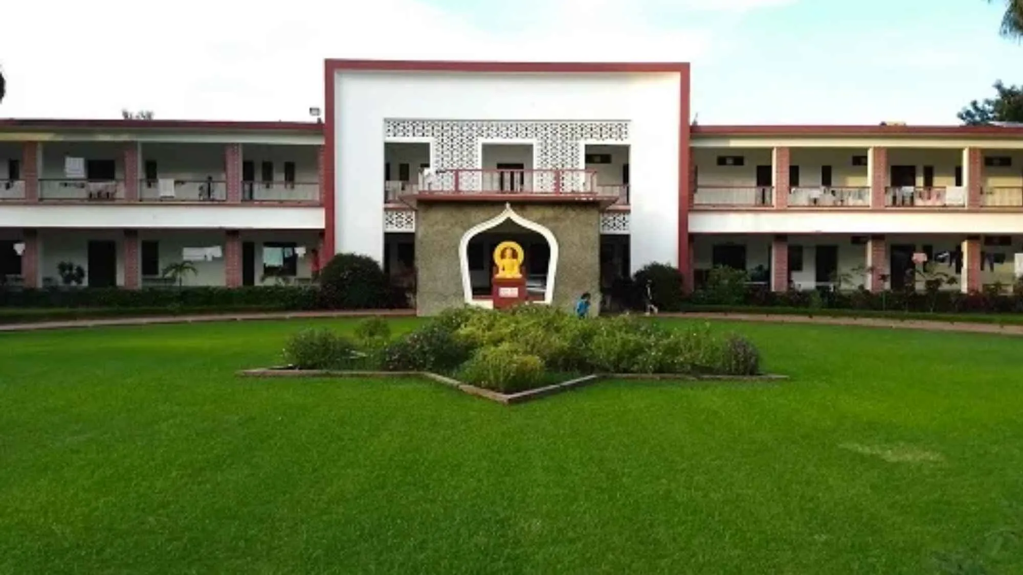 अब नहीं जाना पड़ेगा बड़े अस्पताल, इन बीमारियों का इलाज आरोग्य मंदिर में होगा एकदम फ्री