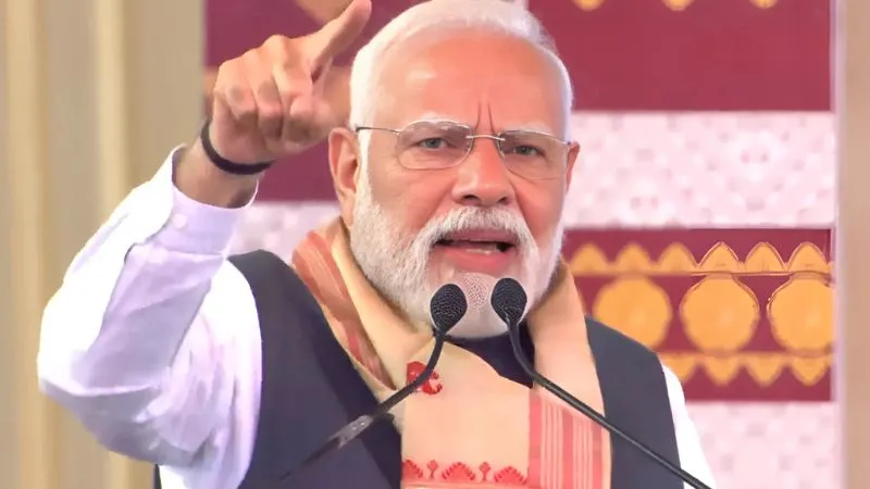 'मैं भगवान शिव का भक्त हूं, सारा जहर...', असम के दरांग से पीएम मोदी ने कांग्रेस पर बोला हमला, 19 हजार करोड़ के प्रोजेक्ट का किया उद्घाटन