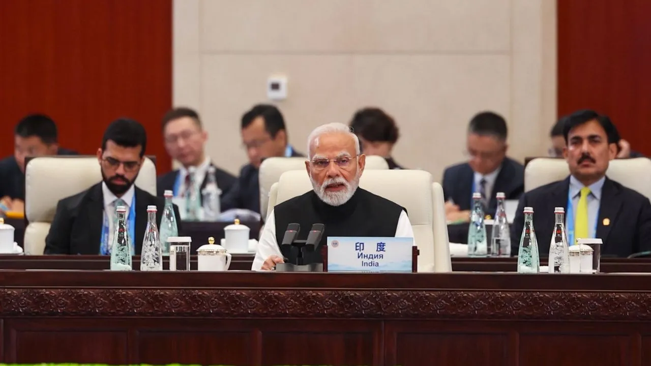 पहलगाम हमले का जिक्र, आतंकवाद पर वार...SCO में शहबाज़ की मौजूदगी में PM मोदी ने पाकिस्तान को लगाई लताड़, कहा- टेररिज्म पर दोहरा मापदंड स्वीकार्य नहीं