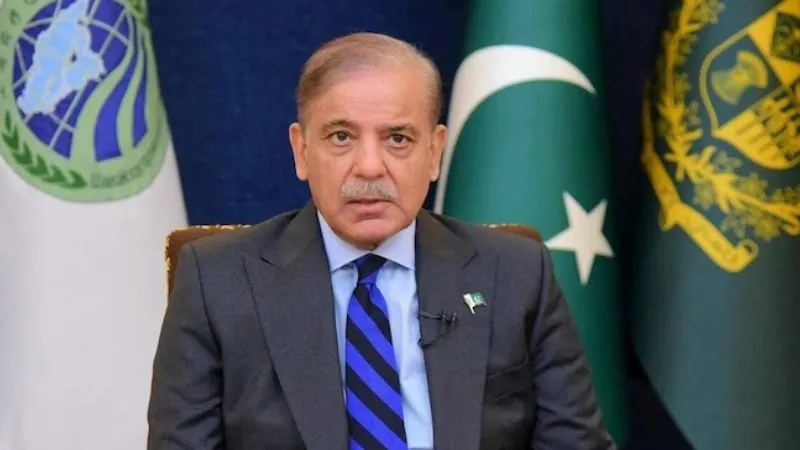 भुखमरी और कंगाली से बदहाल पाकिस्तान ने IMF से फिर भीख मांगी... 7 अरब डॉलर के लिए अधिकारियों के सामने गिड़गिड़ाया