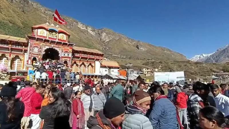 बद्रीनाथ में दीपावली की तैयारी जोरों पर, माता लक्ष्मी और भगवान कुबेर की होगी विशेष पूजा