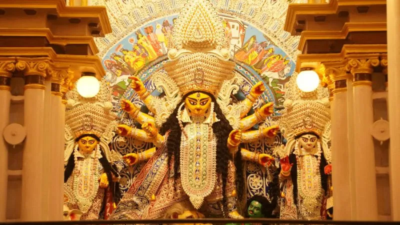 Jagadhatri puja 2025: आखिर कैसे शुरू हुई जगद्धात्री पूजा? पौराणिक कथा से जानें