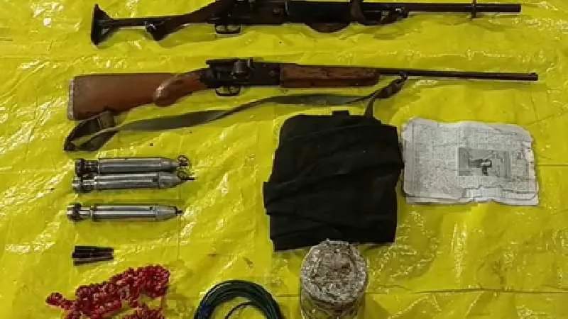 बीजापुर मुठभेड़: 5 लाख का इनामी नक्सली ढेर, भारी मात्रा में हथियार बरामद