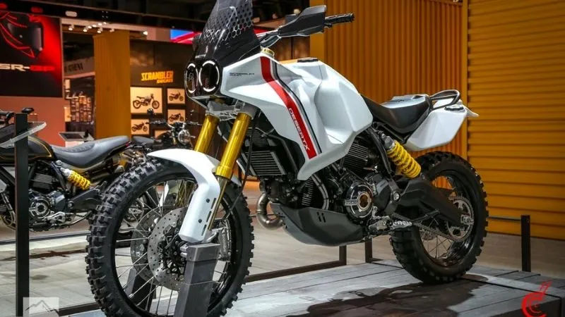 Ducati DesertX हुई कैमरे में कैद, नए वर्जन में दिखेगा दमदार स्टाइल और परफॉर्मेंस