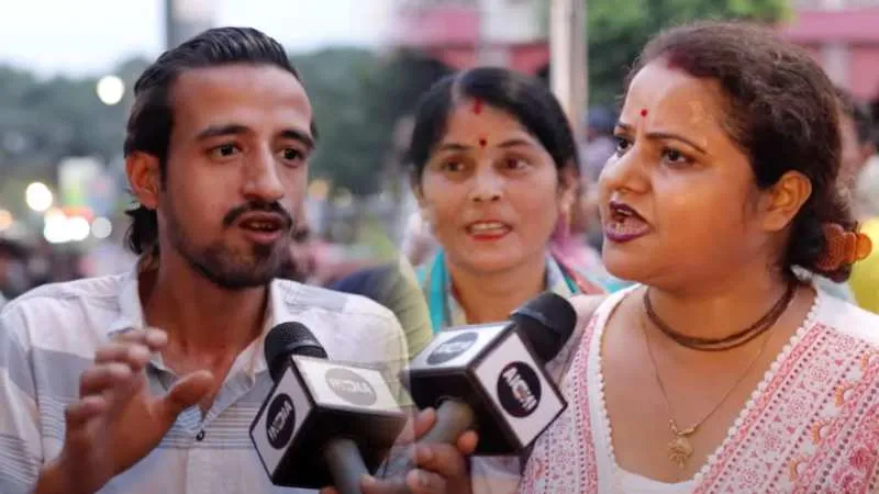 ‘I Love Mohammed’ चिल्ला रहे मुसलमान को एक हिंदू महिला ने बीच सड़क बेइज्जत कर डाला!