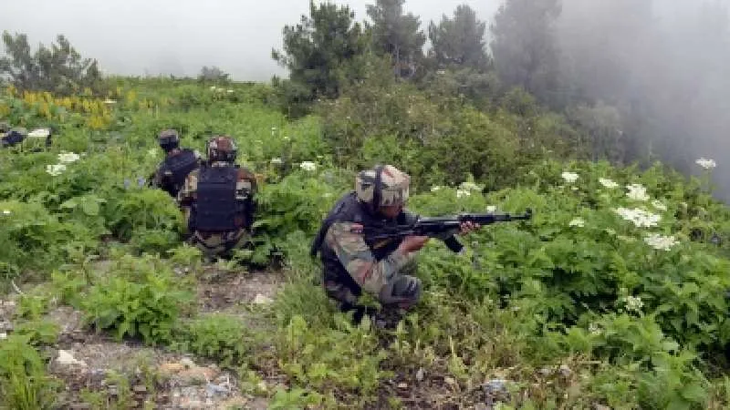 जम्मू-कश्मीर के कुपवाड़ा में एलओसी पर घुसपैठ की कोशिश नाकाम, दो आतंकी मारे गए