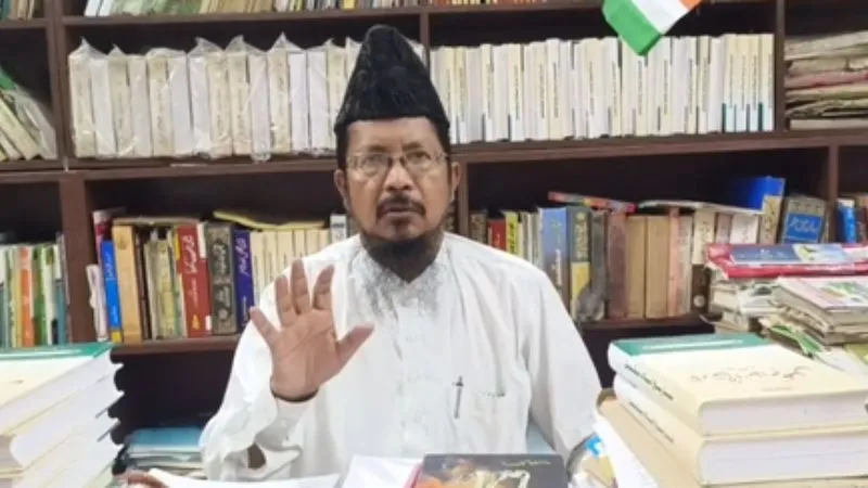 'बरेली से दूर रहें, नहीं बनने देंगे संभल...', मौलाना शहाबुद्दीन का सपा पर बड़ा हमला, कहा- खाली शोर मचाती है