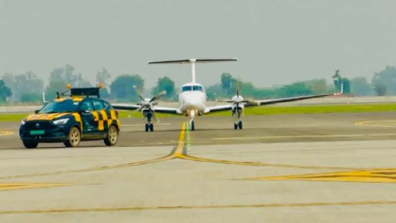 नोएडा इंटरनेशनल एयरपोर्ट पर कैलिब्रेशन फ्लाइट का सफल ट्रायल, एयर कनेक्टिविटी की दिशा में बड़ा कदम