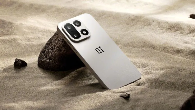 OnePlus 15 अगले हफ्ते मार्केट में एंट्री करने को तैयार! डिजाइन से लेकर परफॉर्मेंस तक, 10 बातें जो हर यूज़र को पता होनी चाहिए