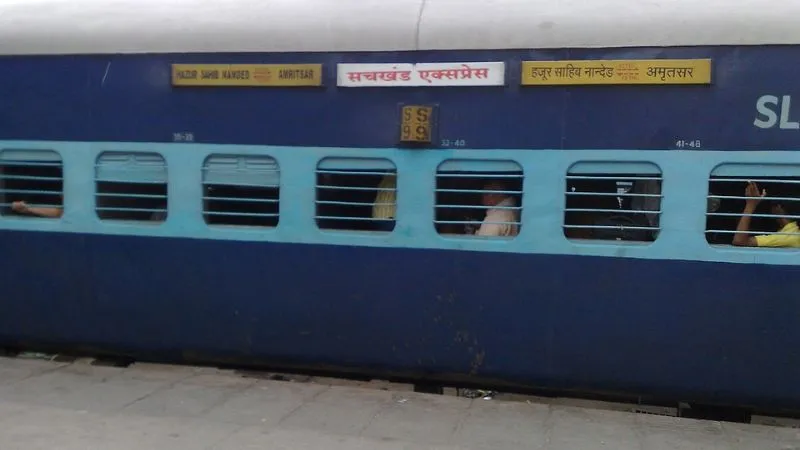 इस ट्रेन में न पैंट्री की जरूरत, न पैसे की! 2000 KM तक फ्री में मिलता है स्वादिष्ट खाना