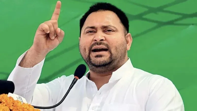 'बुलेट ट्रेन देंगे गुजरात में, वोट मांगेंगे बिहार में...' तेजस्वी यादव ने PM मोदी पर कसा तंज, कहा- अब जनता सब समझ गई है