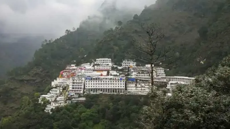 Vaishno Devi Yatra: खराब मौसम की चेतावनी,  5 से 7 अक्टूबर तक स्थगित रहेगी यात्रा