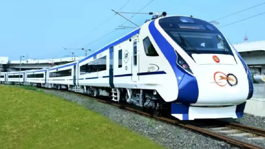 Vande Bharat ट्रेन में खोई घड़ी सिर्फ 40 मिनट में बरामद, डॉक्टर ने रेलवे स्टाफ की तेज़ कार्रवाई की सराहना की