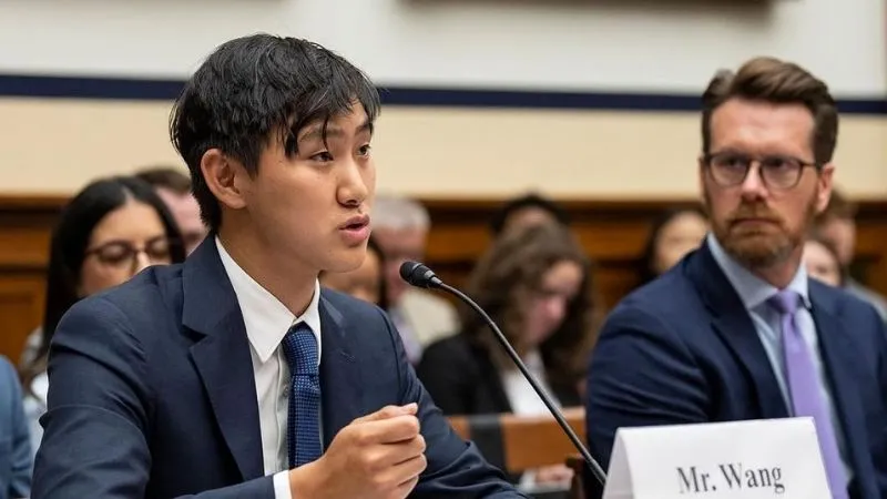 28 साल के जीनियस को Meta ने 1.16 लाख करोड़ देकर किया हायर, कौन हैं Alexandr Wang?