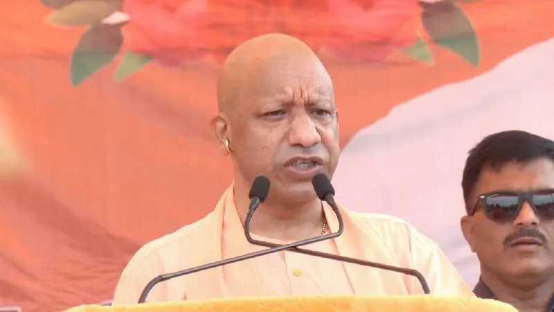 "जो पशुओं का चारा खा जाए, वो जनता का हक भी डकार जाता है" सीएम योगी का विपक्ष पर प्रहार