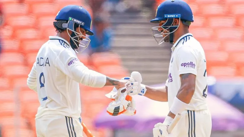 अहमदाबाद टेस्ट: दूसरे दिन का खेल खत्म, भारत को 286 रन की बढ़त, राहुल-जुरेल के बाद जडेजा का भी शतक
