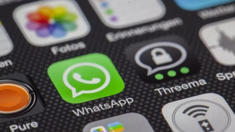 क्या आपके WhatsApp से कोई और लॉग-इन है? ऐसे करें तुरंत जांच और लॉगआउट