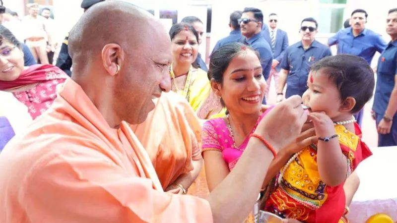 भाग्य लक्ष्मी योजना: बेटी के जन्म पर योगी सरकार दे रही 2 लाख रुपये तक की आर्थिक मदद