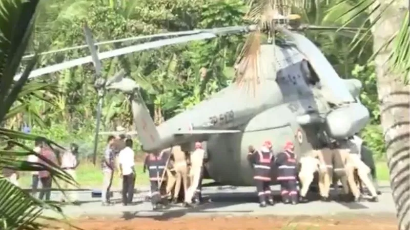 केरल में राष्ट्रपति द्रौपदी मुर्मू का हेलीकॉप्टर लैंड होते ही धंस गया हेलीपैड, बड़ा हादसा टला, वीडियो वायरल