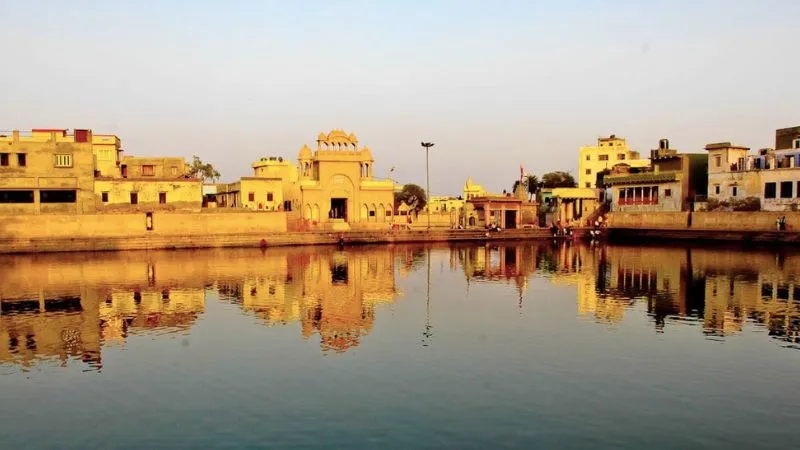 अहोई अष्टमी पर इस चमत्कारी कुंड में स्नान से मिलता है संतान सुख, राधा रानी ने अपने कंगन से किया था निर्माण!