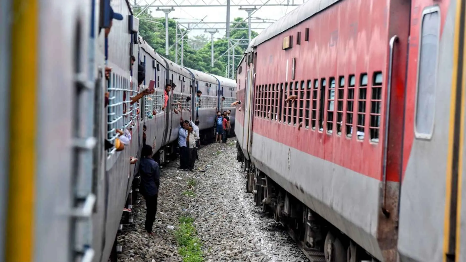 Indian Railway: 'रिग्रेट’ स्टेटस का झंझट खत्म, कंफर्म टिकट पक्का, रेलवे ने जोड़े 30 लाख बर्थ!
