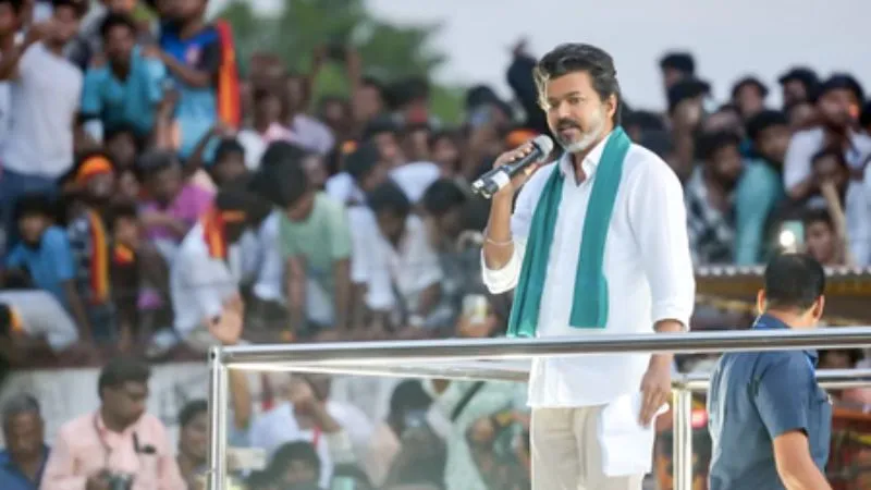 ‘TVK प्रमुख विजय के आवास पर बम…’ शख्स के धमकी भरे कॉल से मचा हड़कंप, पुलिस ने ली कोने-कोने की तलाशी