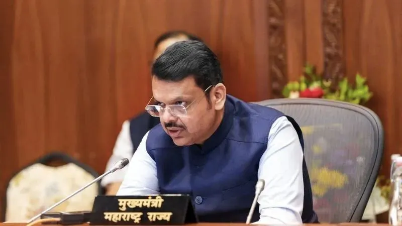 'किसी के बचाने का सवाल ही नहीं...', पुणे लैंड डील मामले में CM फडणवीस का सख्त रुख, बोले- दोषियों को मिलेगी कानूनी सजा