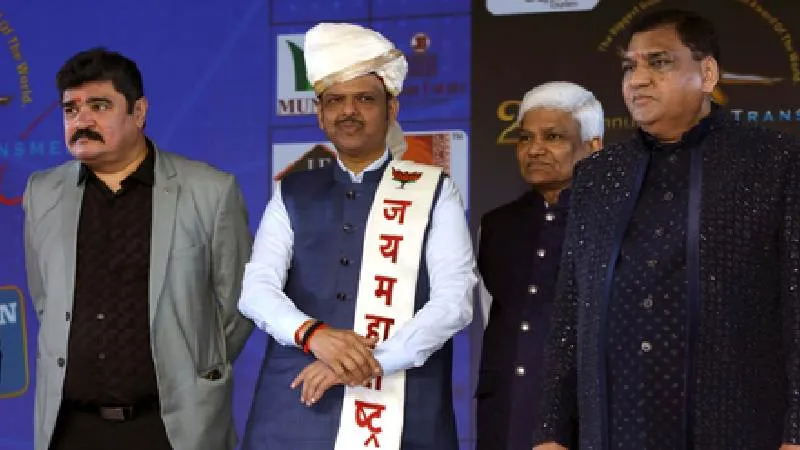 ट्रांसमीडिया गुजराती अवॉर्ड्स 2024: 11 हस्तियों को विशेष सम्मान, ‘कसुम्बो’ का दबदबा, CM फडणवीस ने की शिरकत