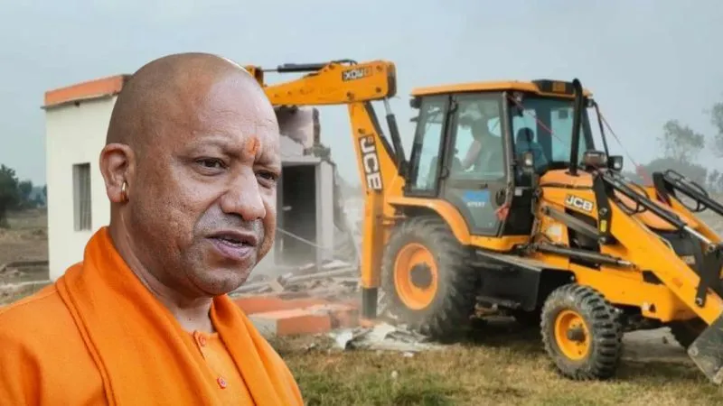 फिर गरजा बाबा का बुलडोजर, जद में आया CM योगी के दुश्मन का घर! सड़कों पर पसरा सन्नाटा, एक्शन की चर्चा