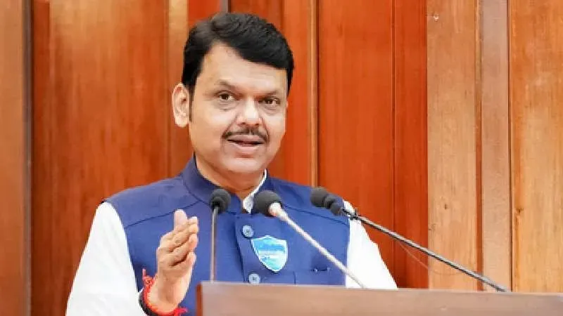महाराष्ट्र के CM Fadnavis का अहम बयान, कहा- AI के जमाने में इंसान की चुनौती मशीनों से है
