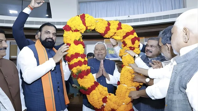 नीतीश कुमार की 'ताजपोशी'... मेहमानों की लिस्ट में PM मोदी, CM योगी समेत कई VVIP शामिल, देखें पूरी लिस्ट