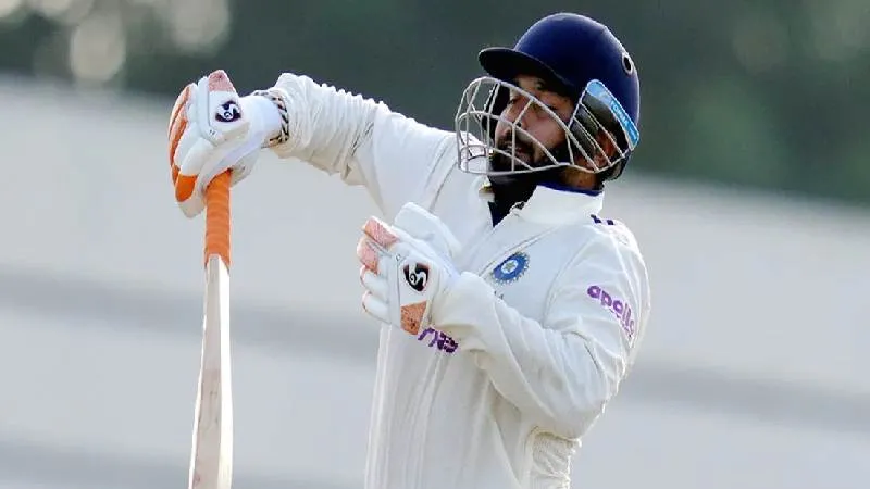 टीम इंडिया की बढ़ीं मुश्किलें, साउथ अफ्रीका-ए के खिलाफ मैच के दौरान चोटिल हुए ऋषभ पंत, रिटायर्ड हर्ट होकर मैदान से लौटे