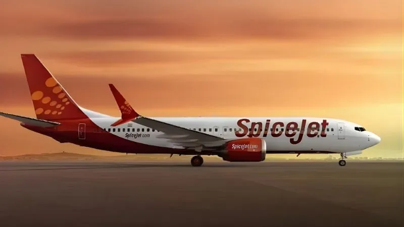 टल गया बड़ा हादसा... हवा में फेल हुआ SpiceJet विमान का इंजन, कोलकाता में हुई इमरजेंसी लैंडिंग