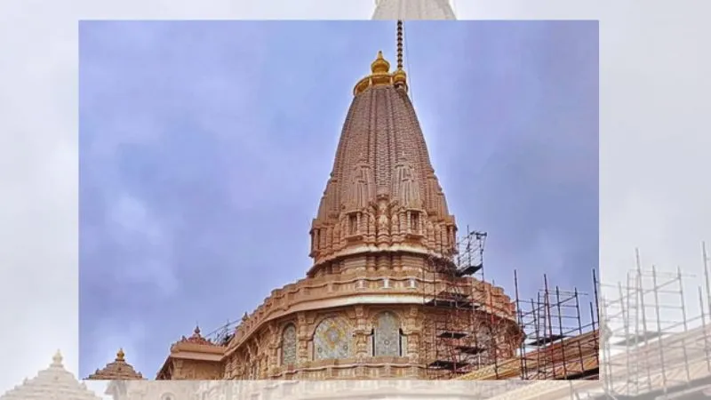 अयोध्या में श्रीराम मंदिर ध्वजारोहण: केसरिया ध्वज पर ‘ऊँ’ और सूर्य का राजवंशी वैभव!