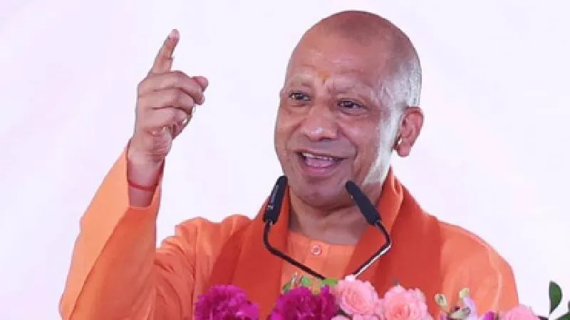 राम मंदिर में ध्वजारोहण करेंगे PM मोदी, तैयारियों का जायजा लेने पहुंचे CM योगी