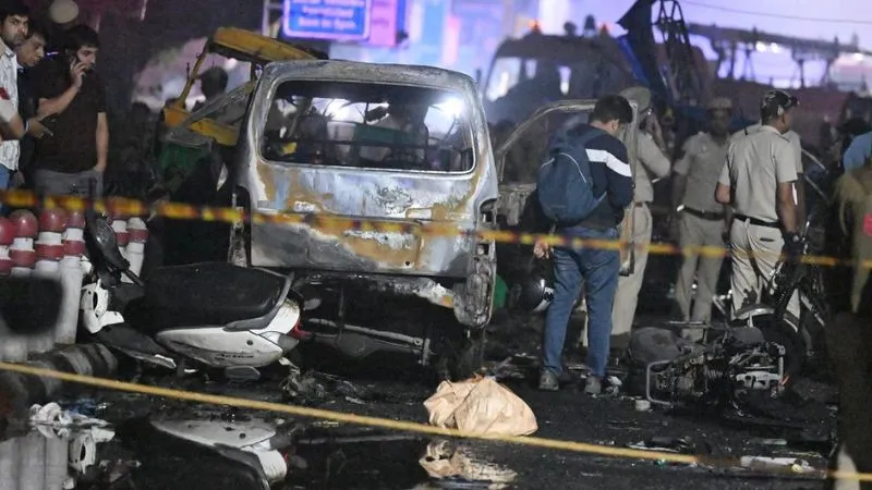भारत सरकार ने दिल्ली कार ब्लास्ट को 'आतंकी घटना' माना, मृतकों को भावपूर्ण 'श्रद्धांजलि' अर्पित की