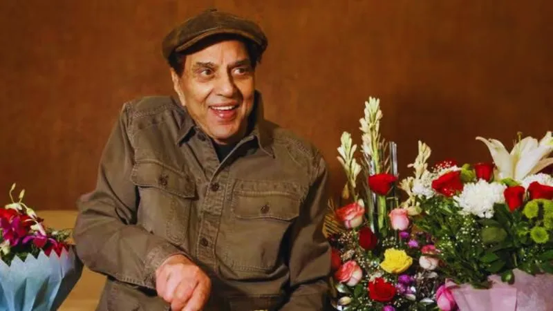 नहीं रहे बॉलीवुड के 'ही-मैन', 89 साल की उम्र में धर्मेंद्र का निधन, शोक में डूबा परिवार