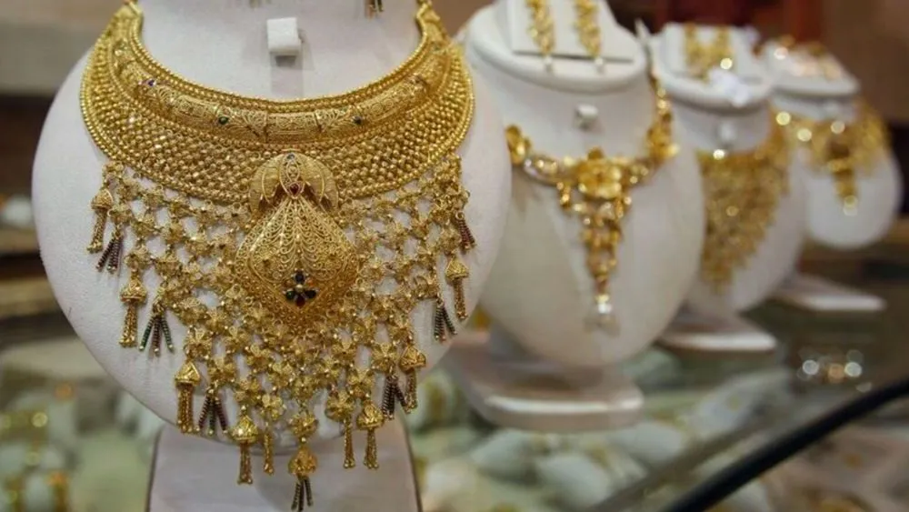 सोने की कीमतों में फिर भारी गिरावट, औंधे मुंह गिरी चांदी, जानिए आज आपके शहर में क्या है नया भाव!